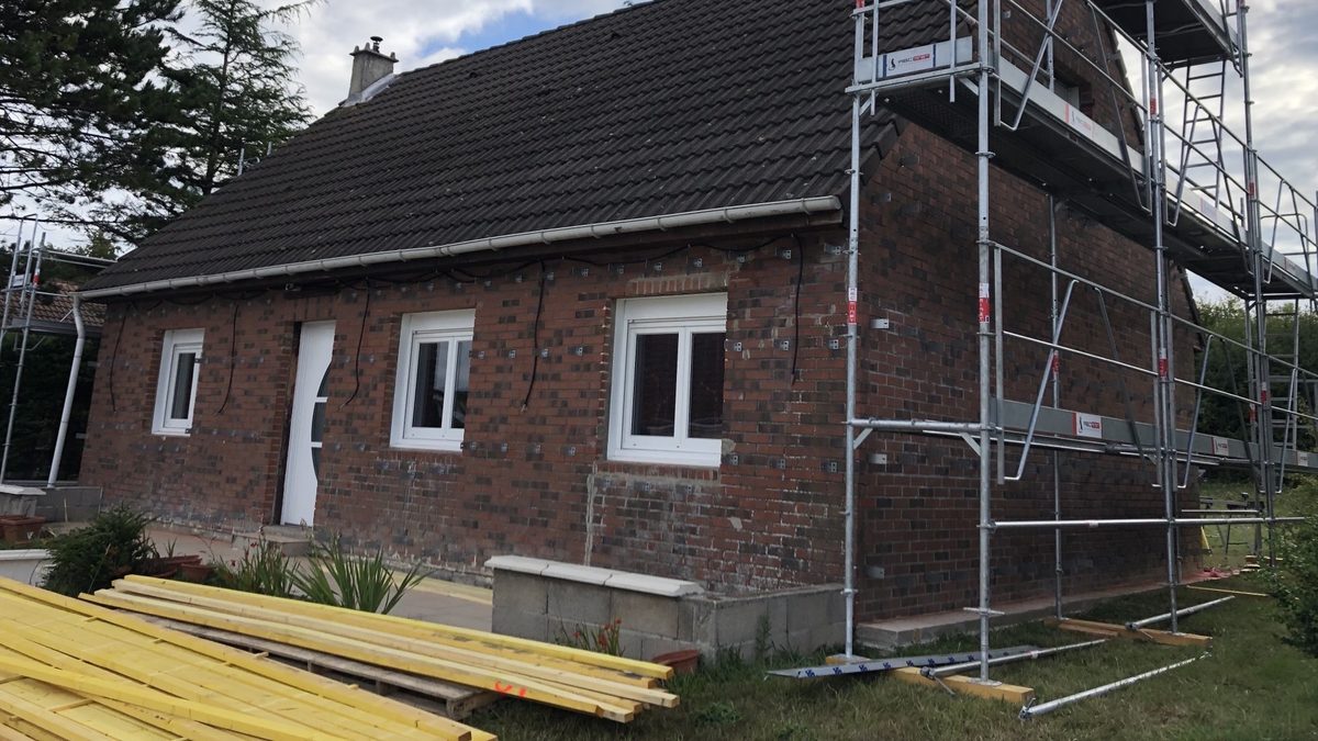 Maison avant rénovation énergétique par Hapînov — façade non isolée dans le Pas-de-Calais