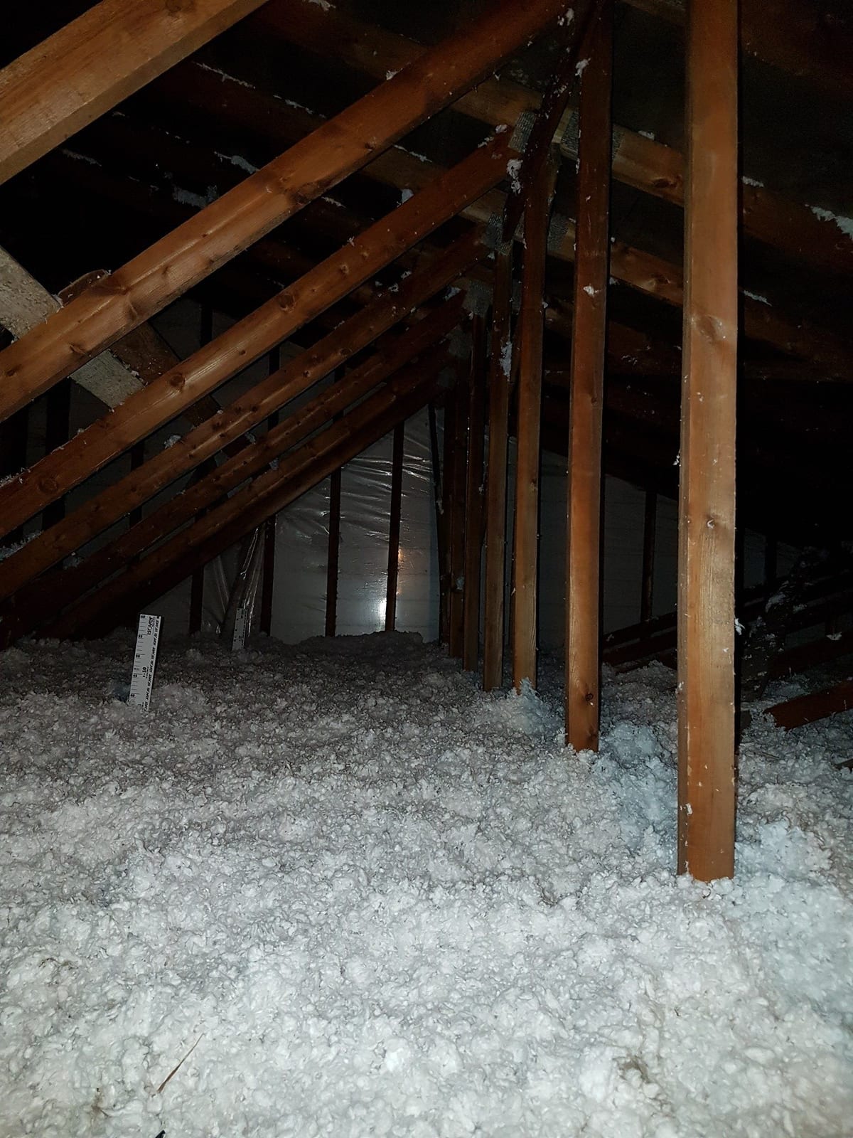 Isolation par soufflage de ouate de cellulose dans des combles perdus réalisée par Hapînov