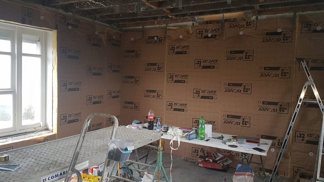 Isolation thermique par l'intérieur (ITI) ISOVER GR32 réalisée par Hapînov dans le Pas-de-Calais