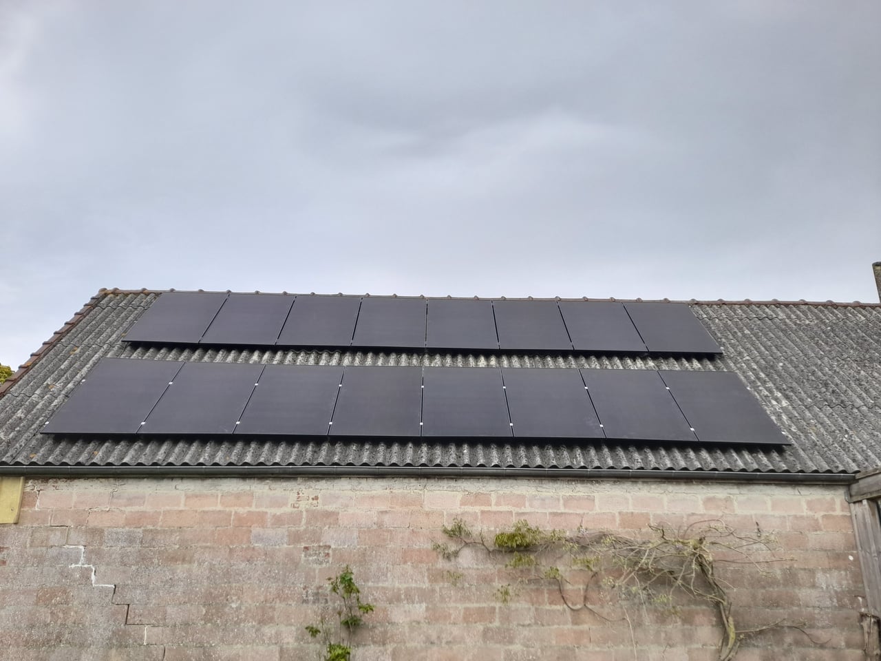 Pose de panneaux photovoltaïques sur toiture par Hapînov dans le Pas-de-Calais